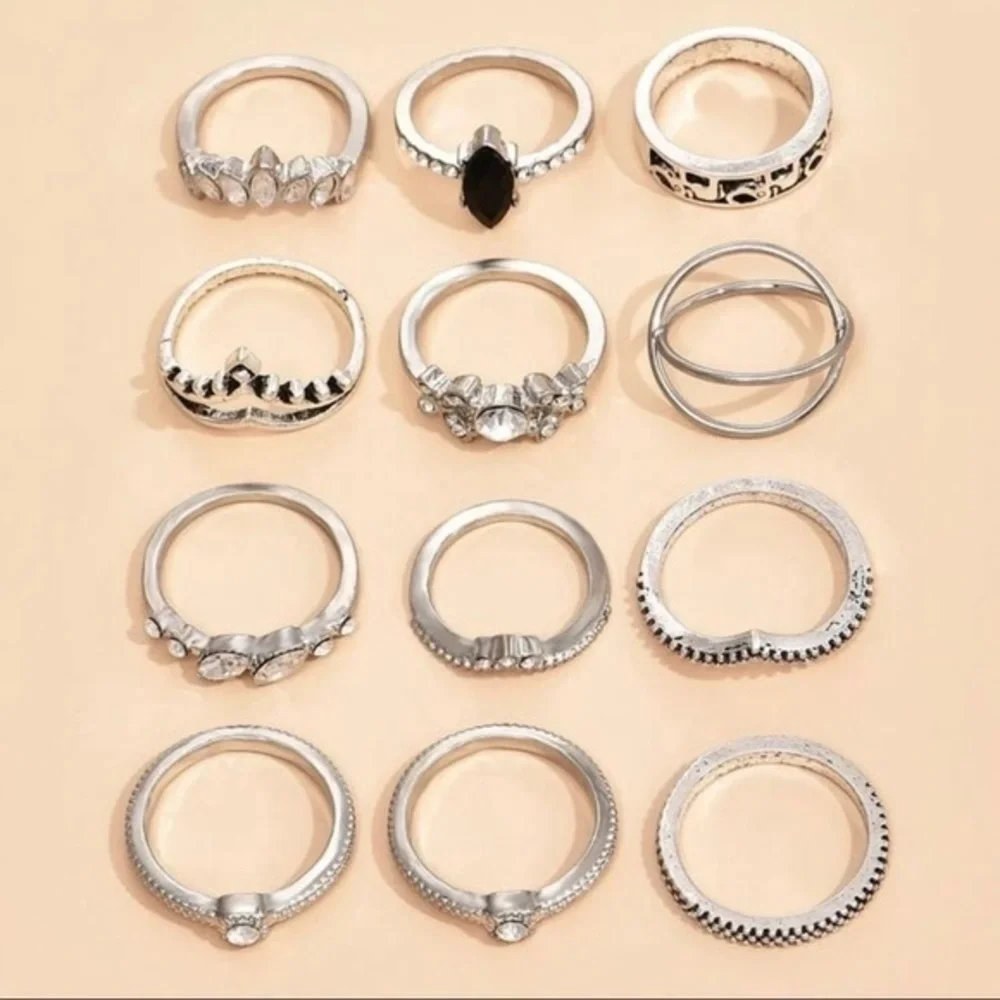 3/$30 🤍 Boho Ring Set